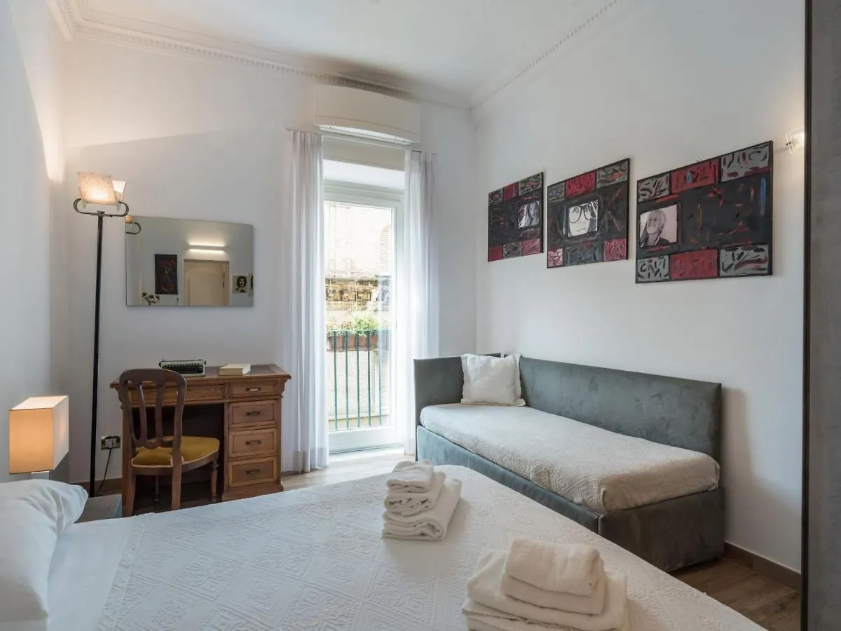 The Best Rent - Elegant Three-Bedroom Apartment A Few Steps From Fontana Di Trevi 로마