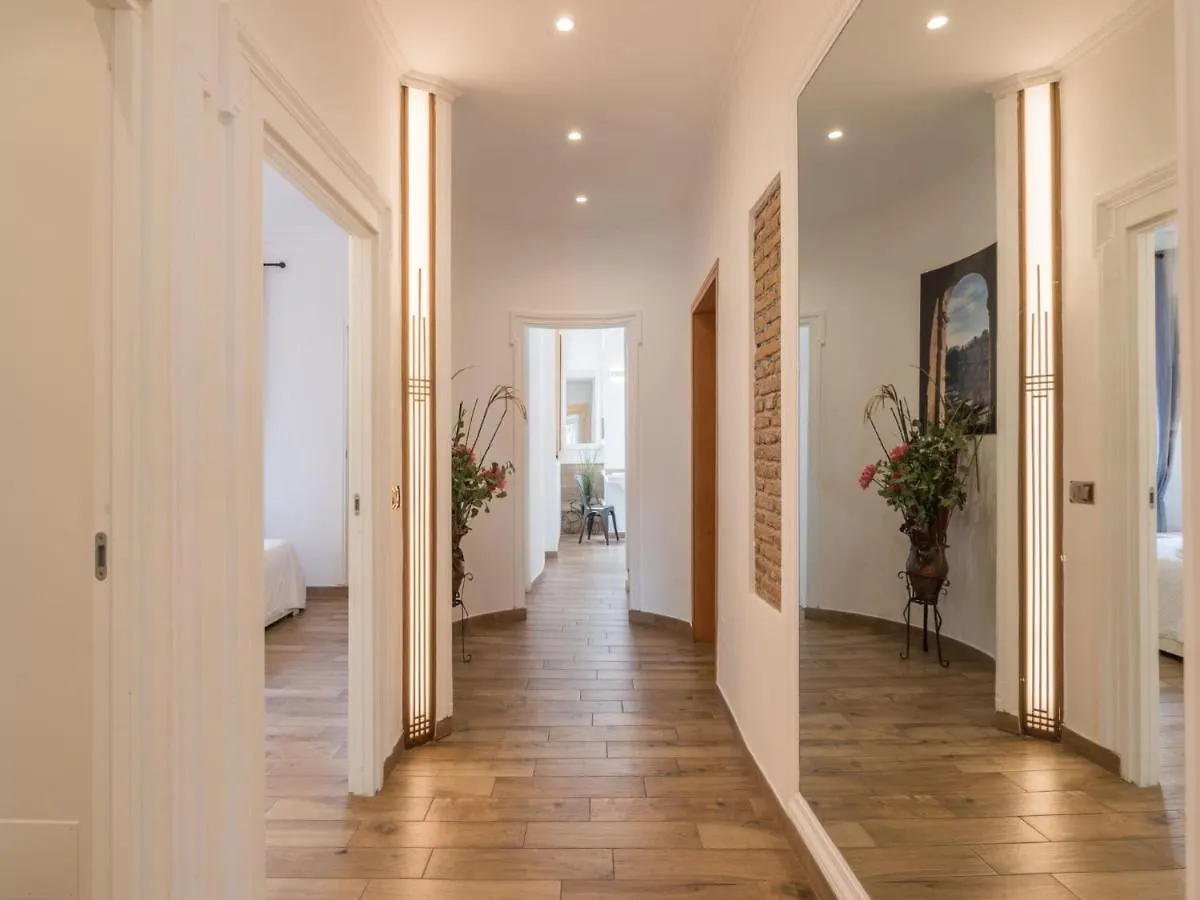 The Best Rent - Elegant Three-Bedroom Apartment A Few Steps From Fontana Di Trevi 0*, Rome