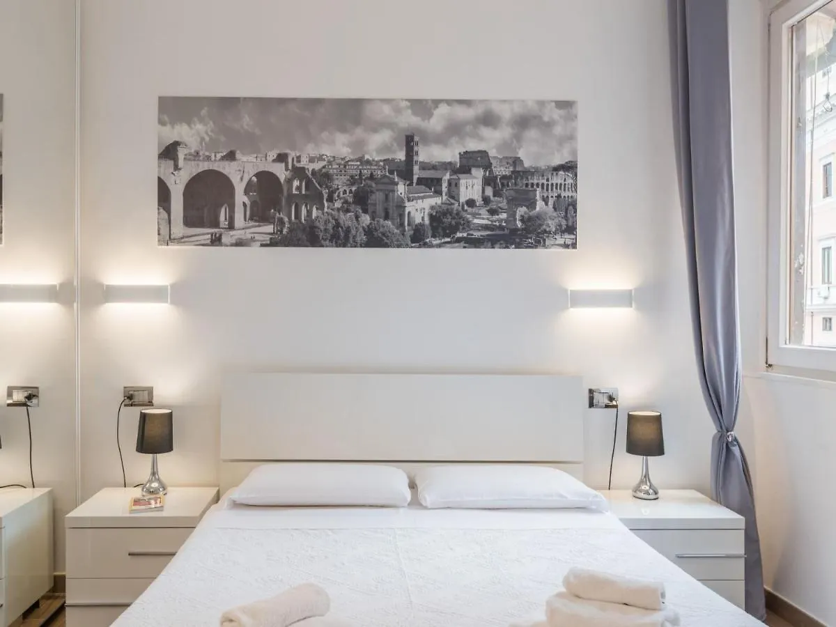 The Best Rent - Elegant Three-Bedroom Apartment A Few Steps From Fontana Di Trevi 0*, Rome